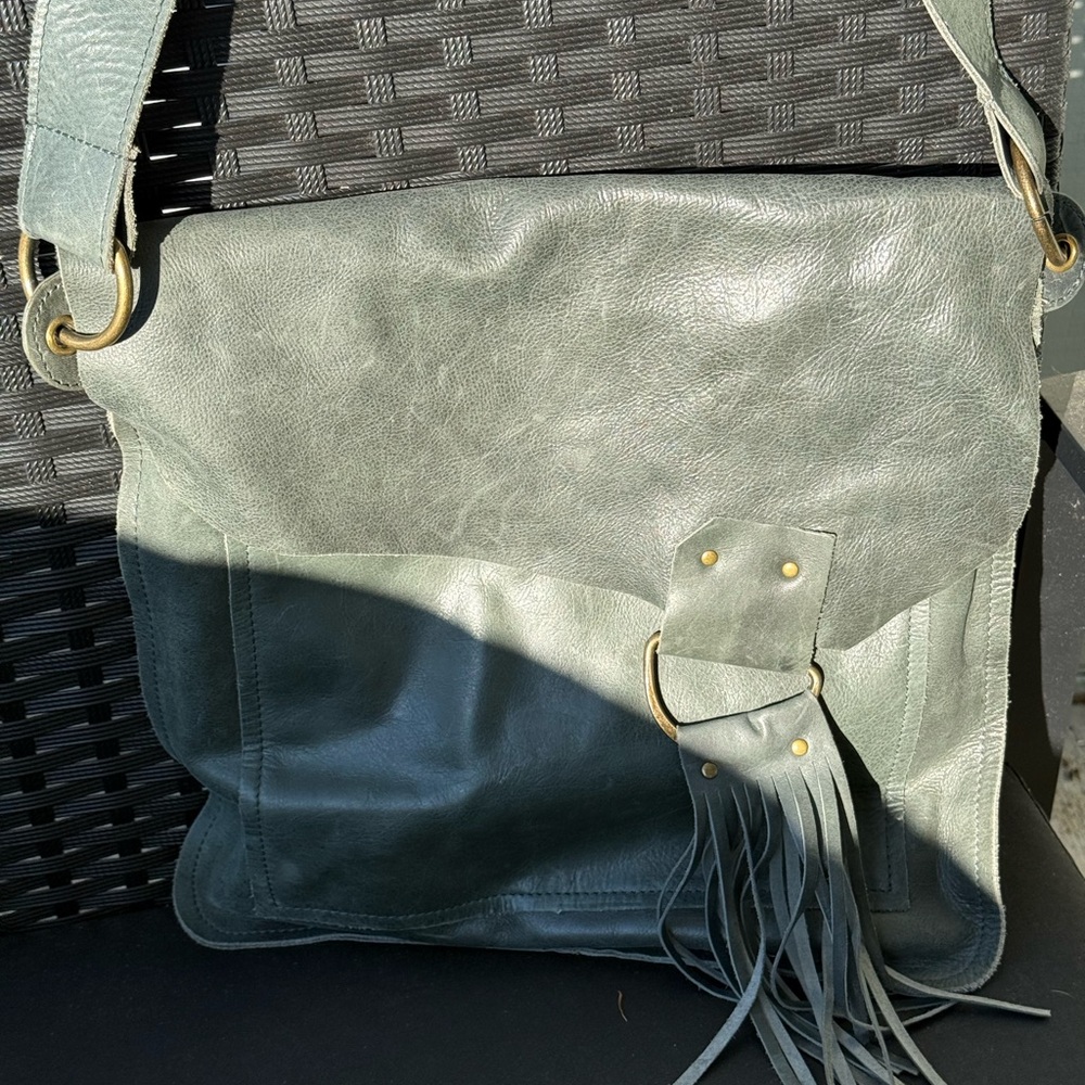 Elegant Green Leather Shoulder Bag